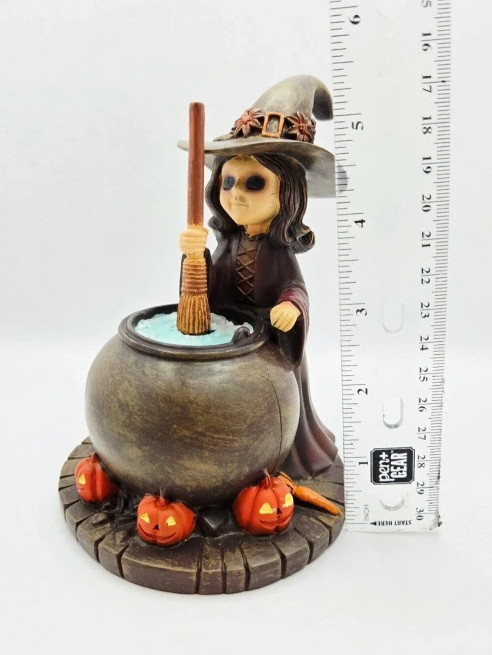 Halloween Witch Figurine Resin Cauldron Tabletop Decor Jack-O'-Lanterns 5.5